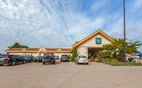 Quality Inn And Suites Escanaba Mi