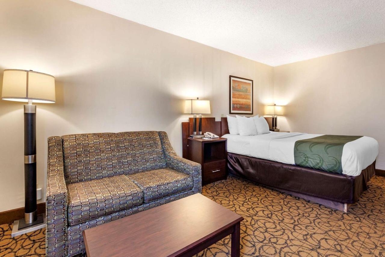 Quality Inn & Suites Escanaba North Exterior photo