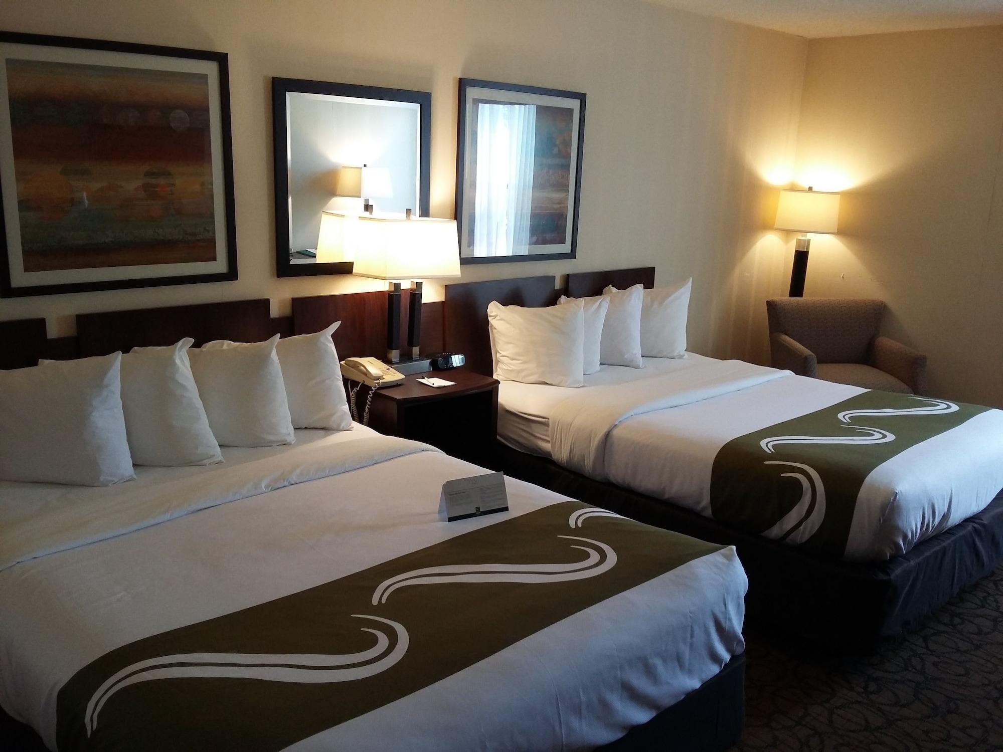 Quality Inn & Suites Escanaba North Exterior photo