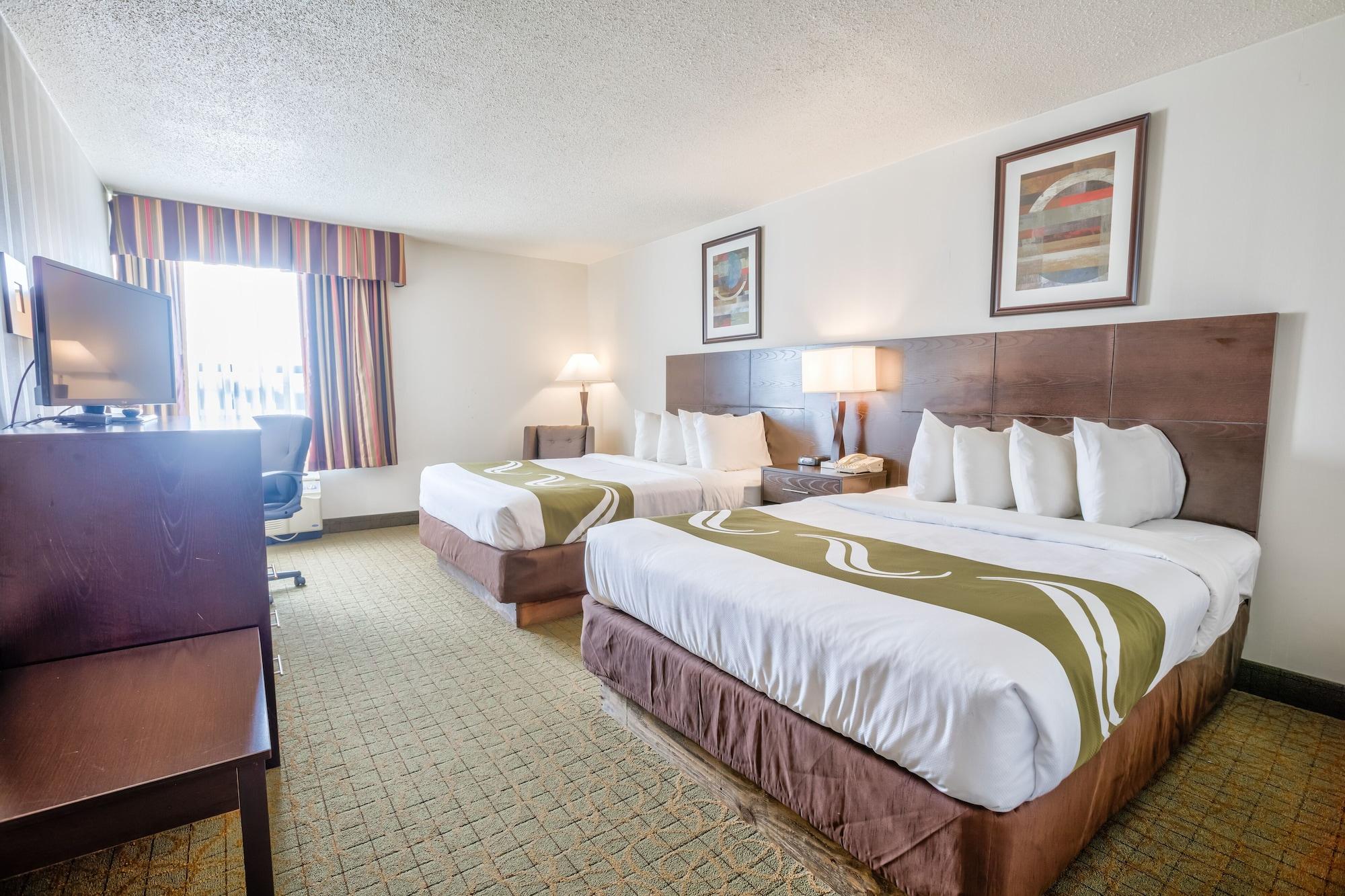 Quality Inn & Suites Escanaba North Exterior photo